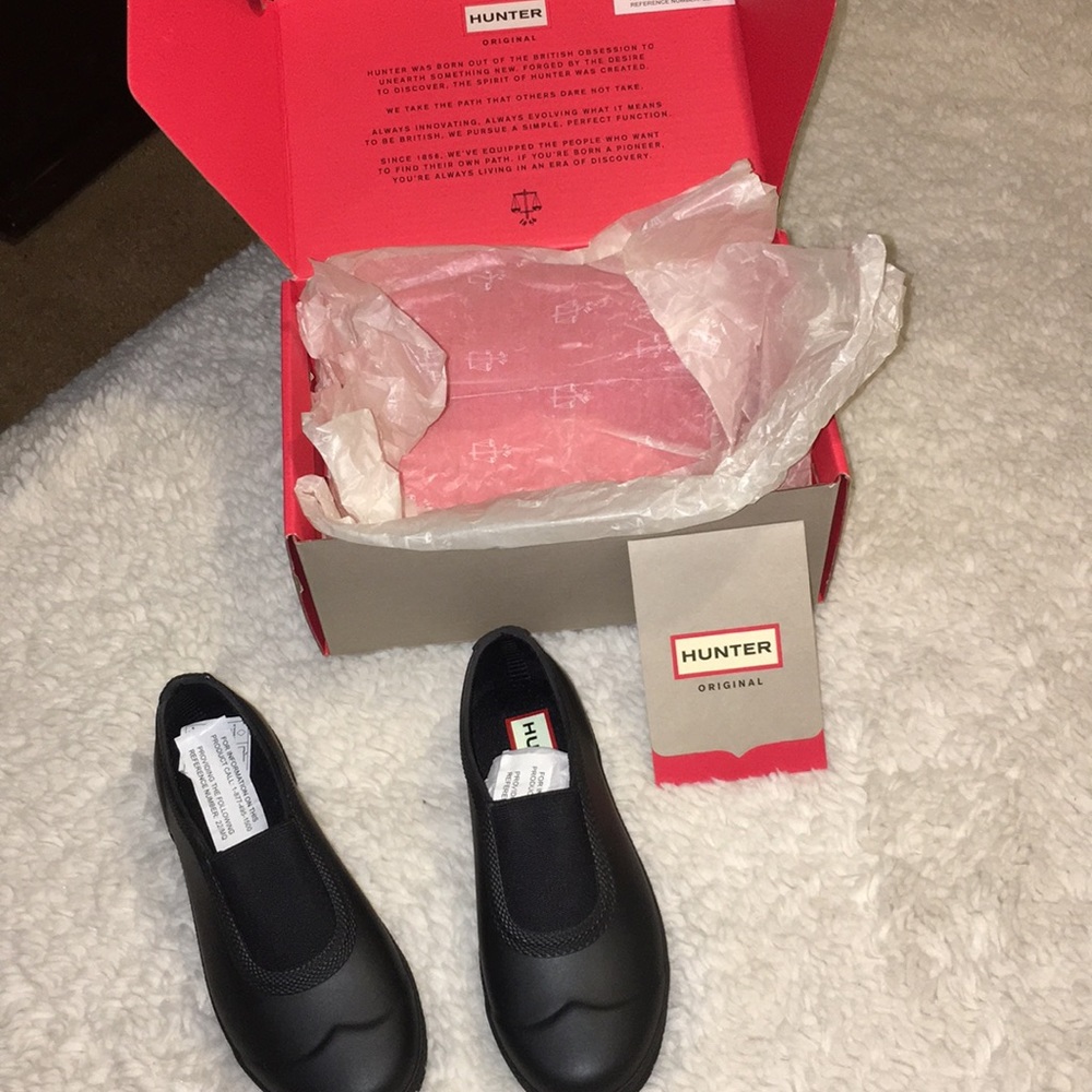 Kids size 9 new in box hunter waterproof shoes